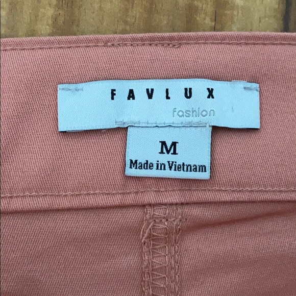 Buttoned up skirt - Picture 3 of 3